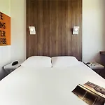Hotel Ibis Styles Niort Poitou Charentes 3*