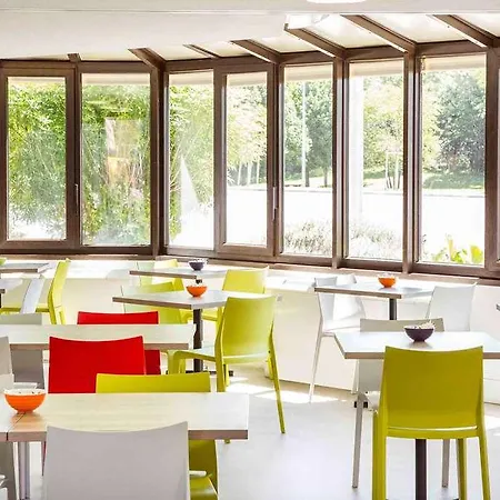 Ibis Styles Niort Poitou Charentes ホテル