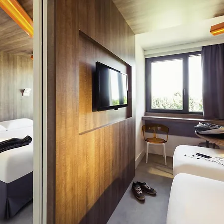 Ibis Styles Niort Poitou Charentes 호텔 3*