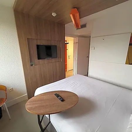 Hotel Ibis Styles Niort Poitou Charentes 3*