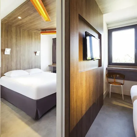 Hotell Ibis Styles Niort Poitou Charentes 3*